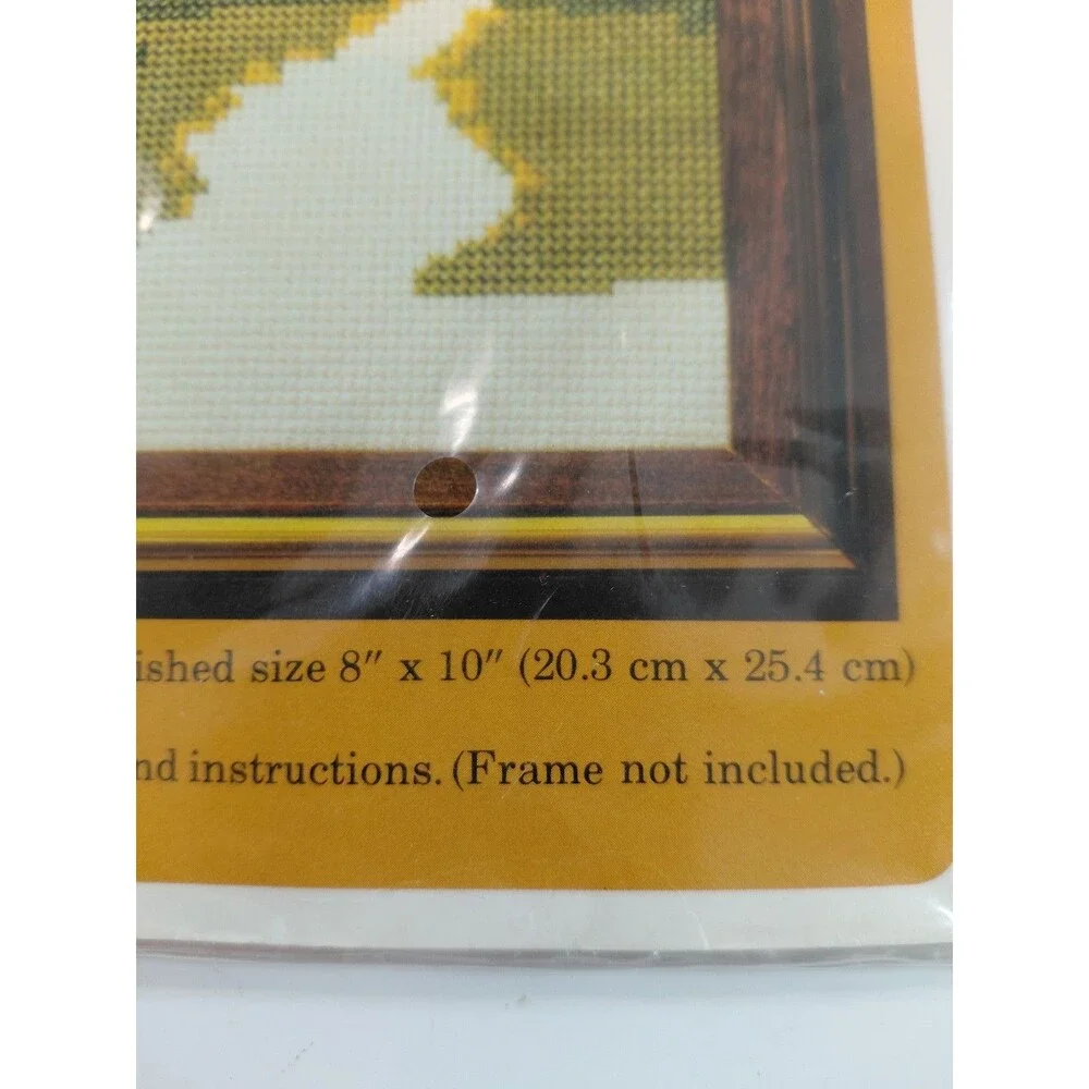 The Creative Circle 1612 Country Cottage Counted Cross Stitch Kit 8x10 New